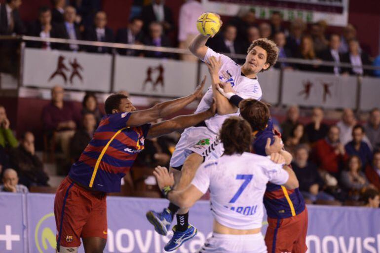 Acacio sigue sin pasar por quirófano