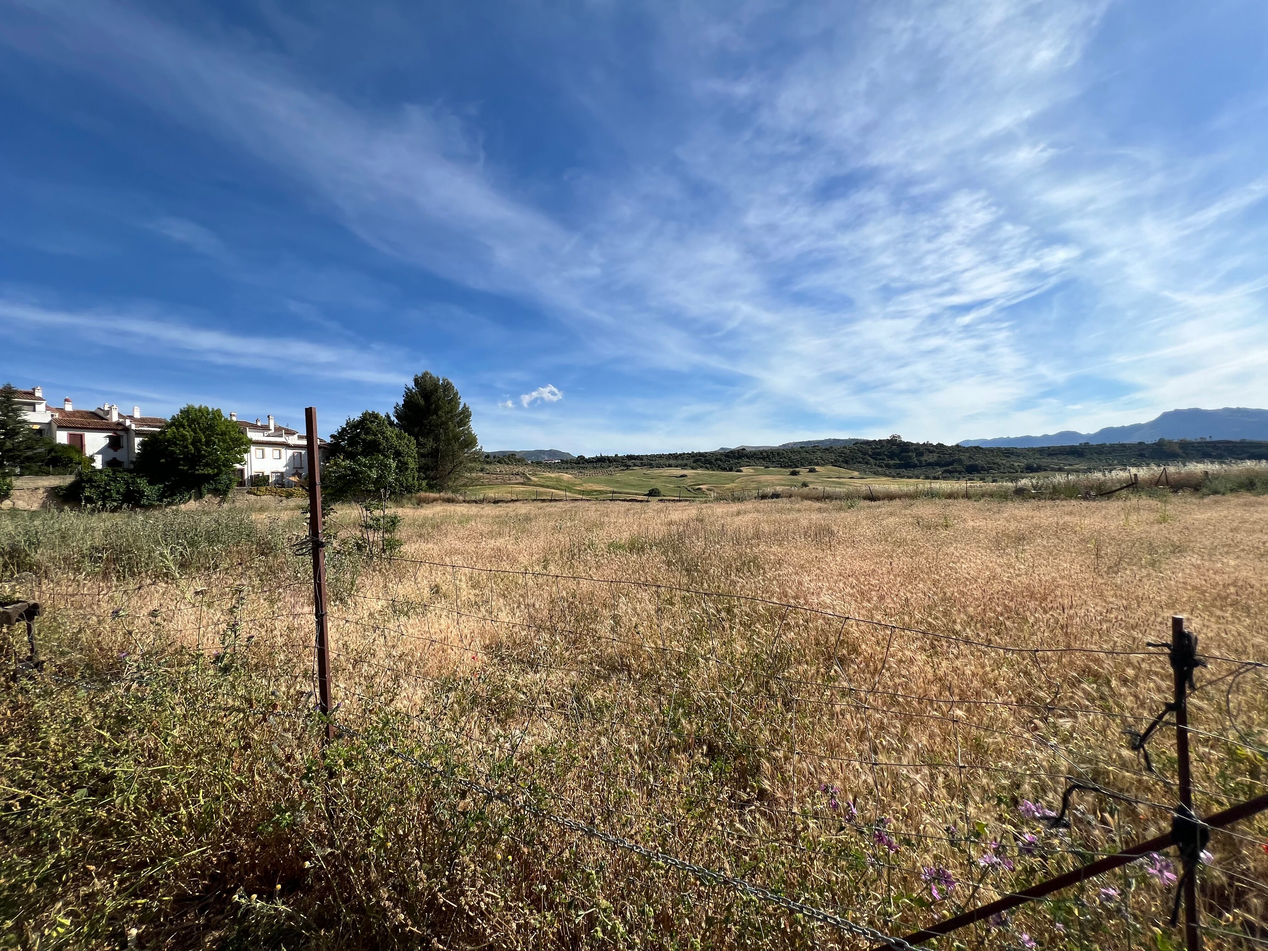 Solar ubicado en la barriada de San Francisco de Ronda donde se pretende crear la zona de aparcamientos