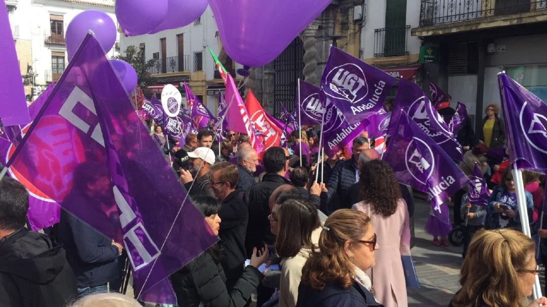 Concentración frente a las puertas del Ayuntamiento de Córdoba con motivo del 8-M