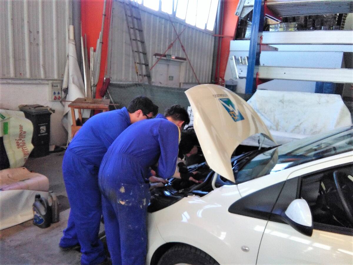 El Alto Gállego ha iniciado su curso de Mecánica del Automóvil para jóvenes