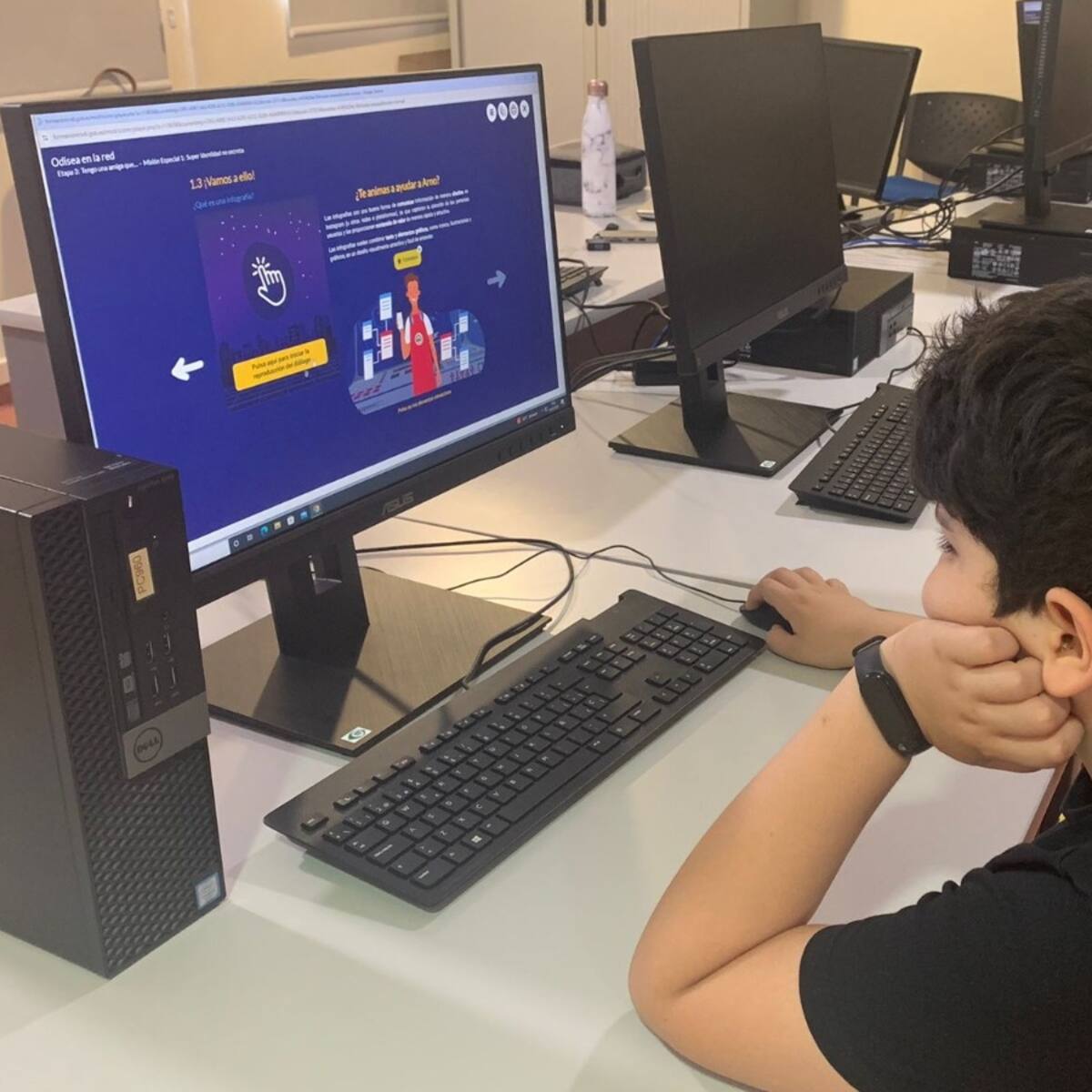 Los colegios podrán solicitar desde esta semana los campamentos digitales gratuitos de la Xunta