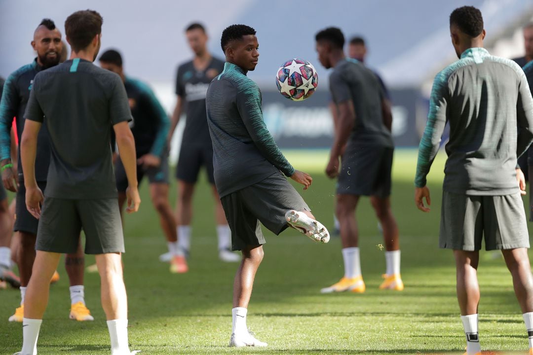 Ansu Fati, durante una sesión de entrenamientos del FC Barcelona. 