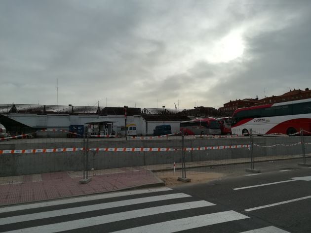 El muro perimetral de la estación también ha desaparecido.