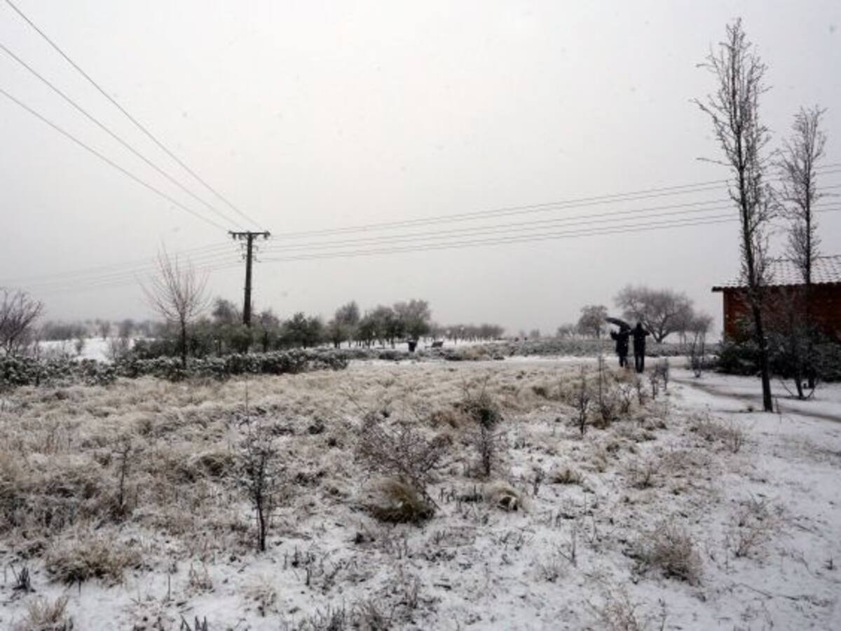 La Diputación retira nieve en once carreteras