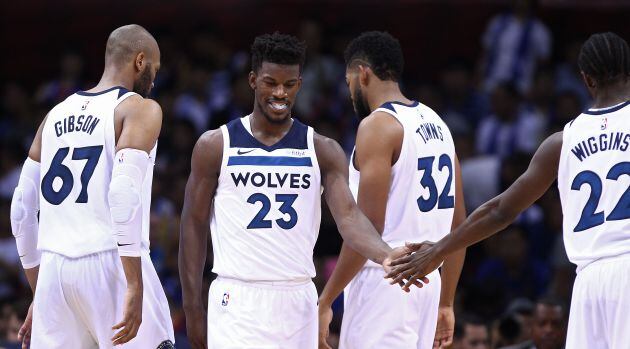 Imagen de los nuevos Timberwolves con Gibson, Butler, Towns y Wiggins
