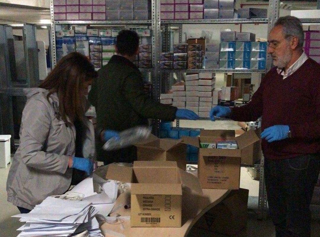 La xunta reparte guantes y mascarillas en los concellos de la provincia de Pontevedra