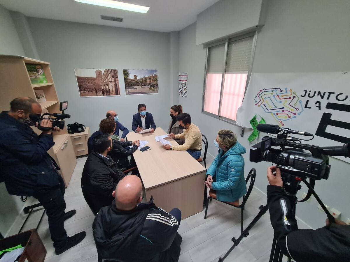 Cs traslada a familiares de pacientes jiennenses los "pilares básicos" de la Ley ELA