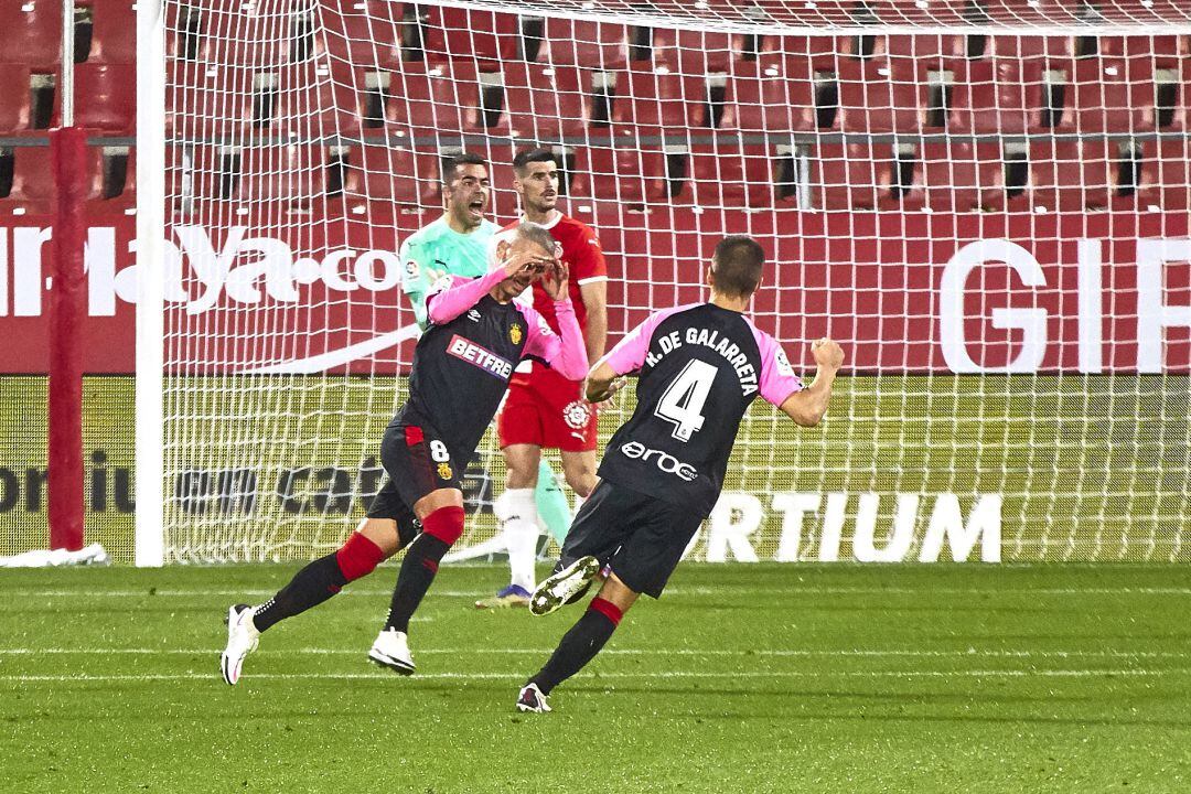 Salva Sevilla celebra el gol de la victòria.