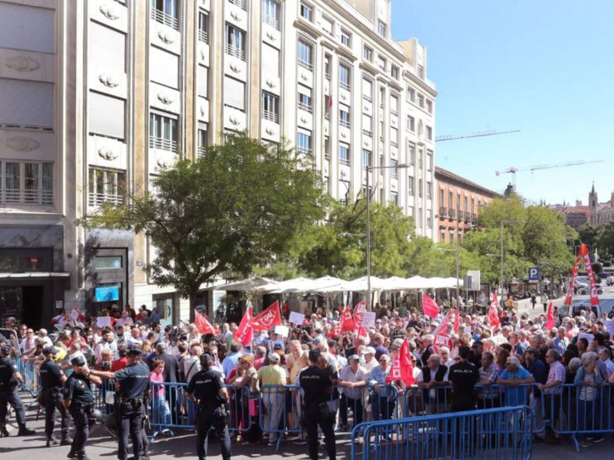 Los pensionistas de toda España se movilizan en más de 50 ciudades por unas pensiones dignas