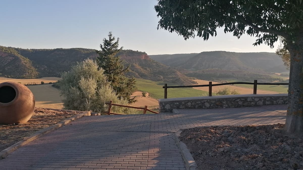 Cultura y senderismo se unen en una ruta especial por Cuevas de Velasco