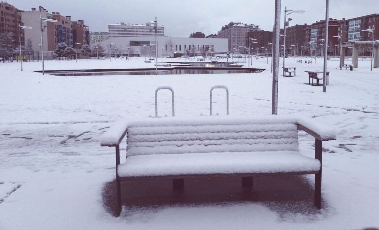 La nieve ha llegado en febrero a Vitoria. Salburua