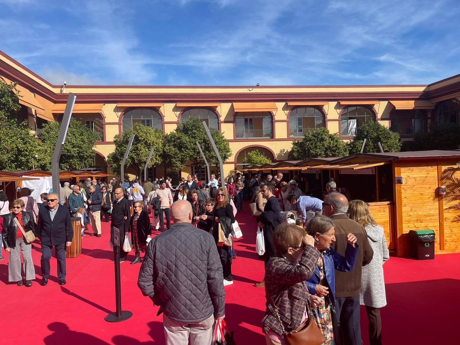 Imagen de archivo de la feria de productos locales &#039;Sabores de la Provincia&#039; en el patio de la Diputación/ Diputación de Sevilla