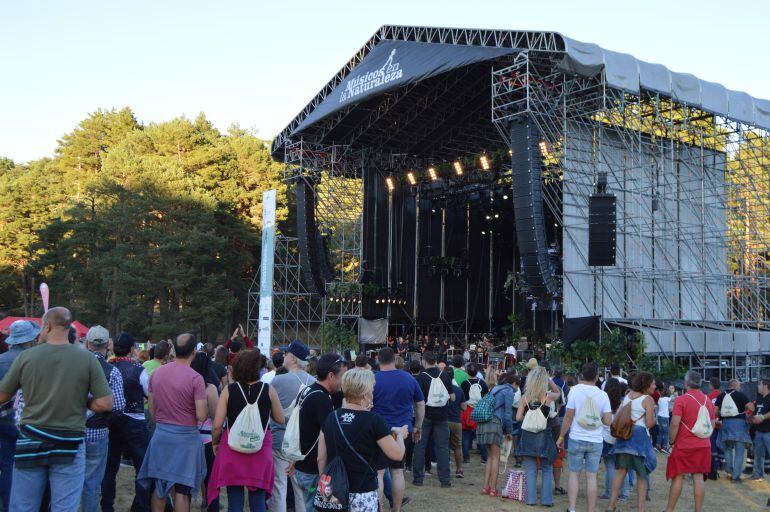 Escenario de Músicos en la Naturaleza