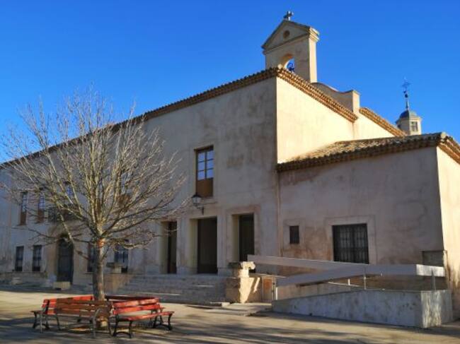 Ermita y palacio de los duques de Riánsares.