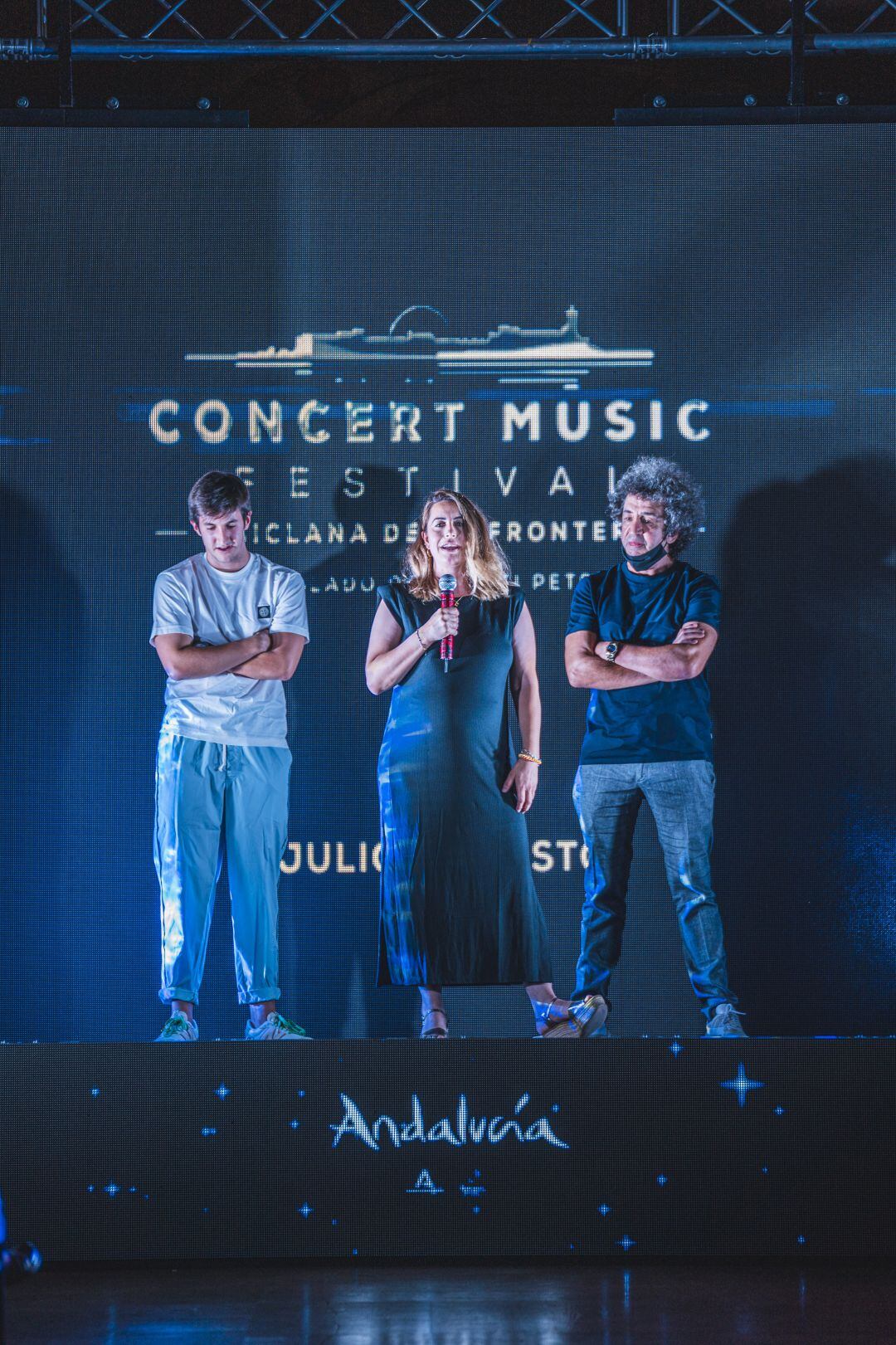 De izqda a dcha, Rafa Casillas hijo, Deborah Casillas y Rafa Casillas