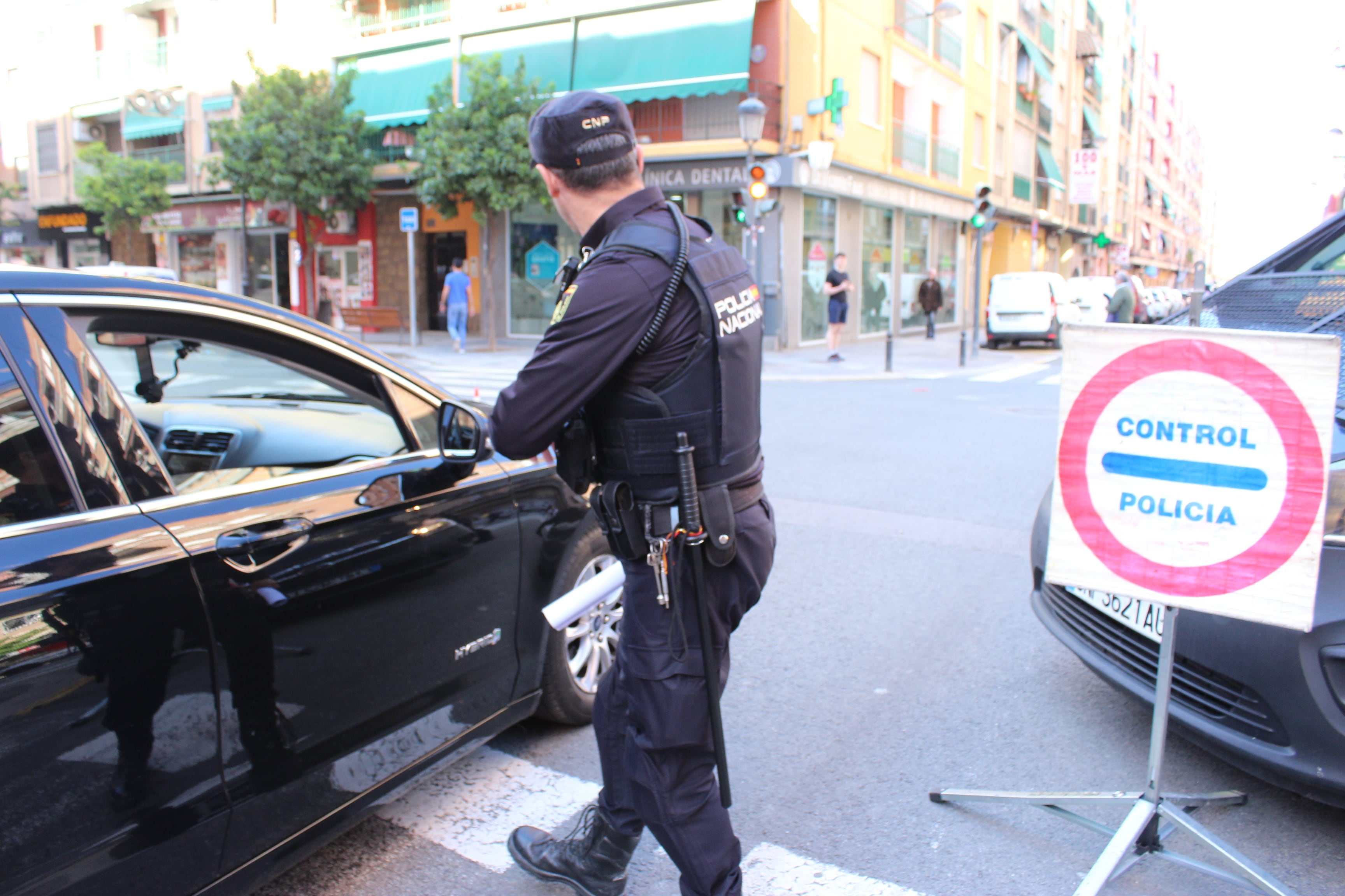 Dispositivo policial en el barrio de Orriols, en València