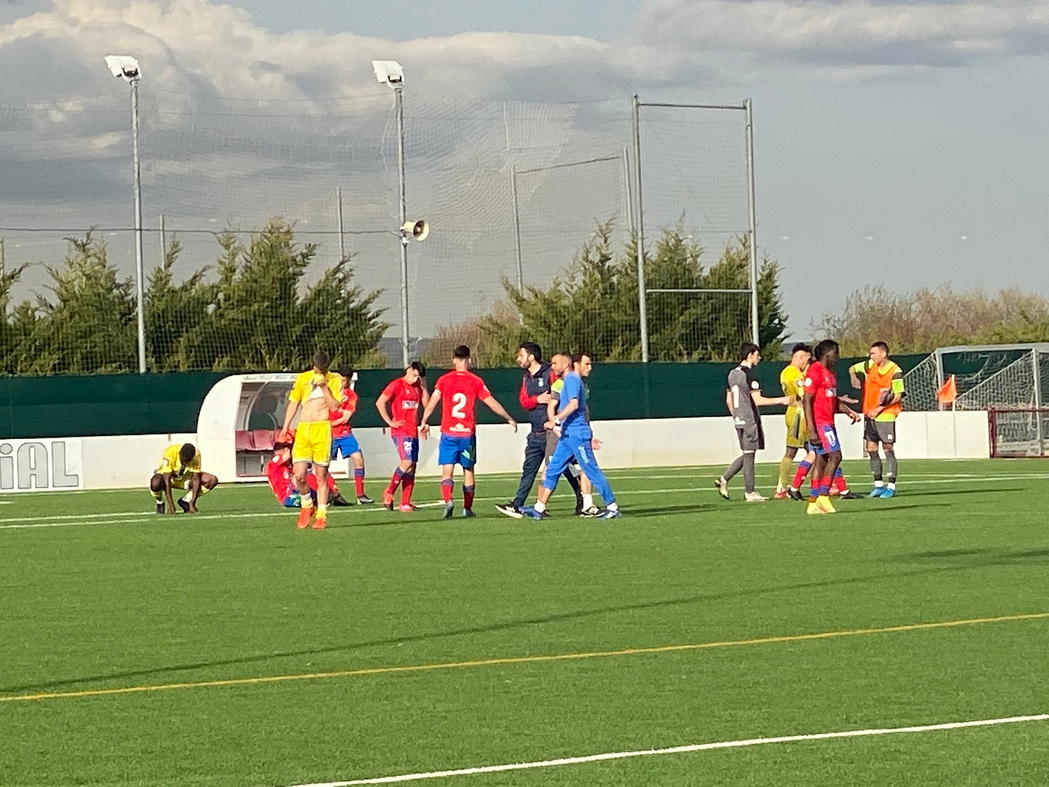 Los blanquiazules al término del encuentro ante el filial del Numancia