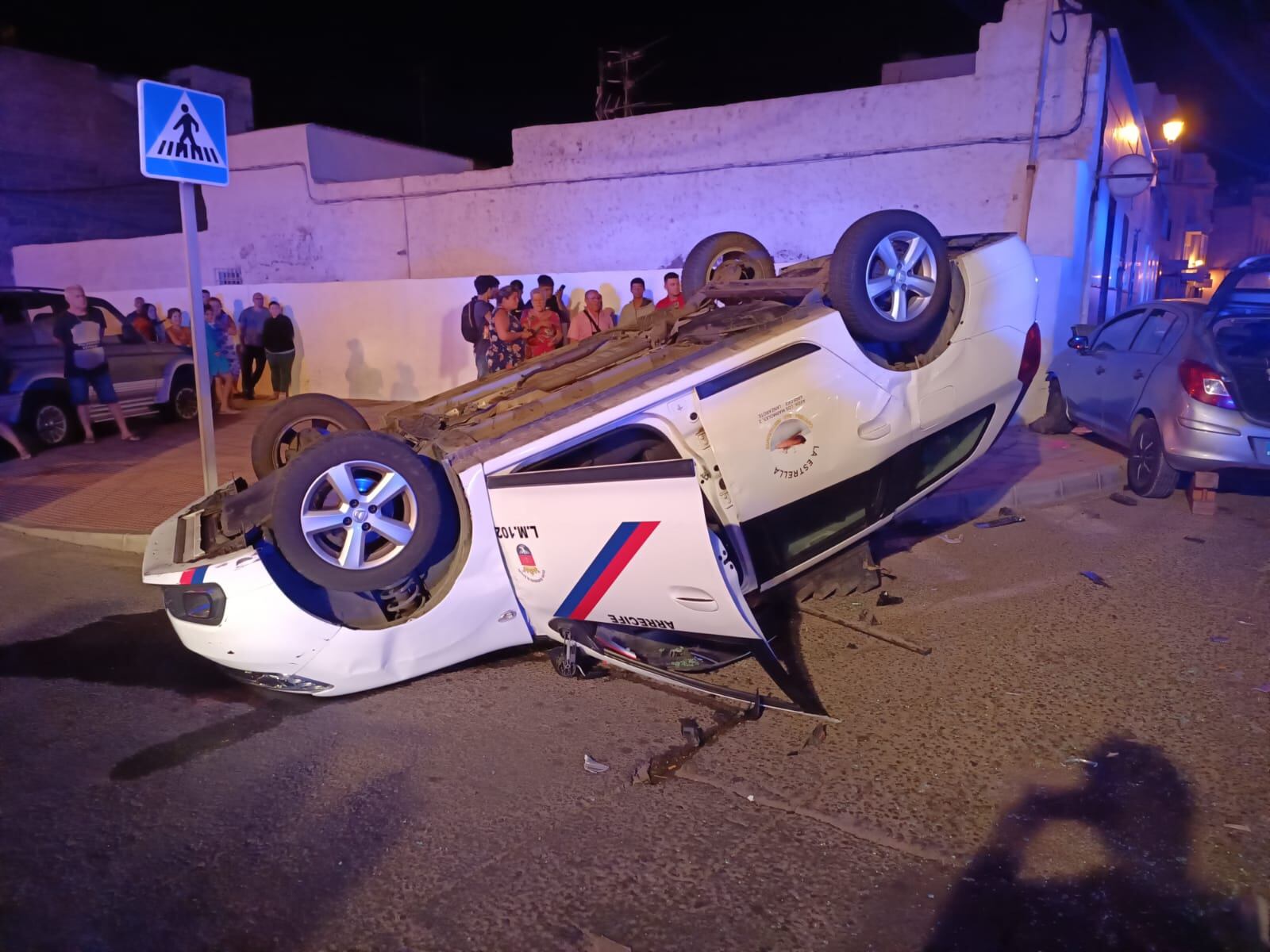 Uno de los vehículos accidentados esta noche en Arrecife.