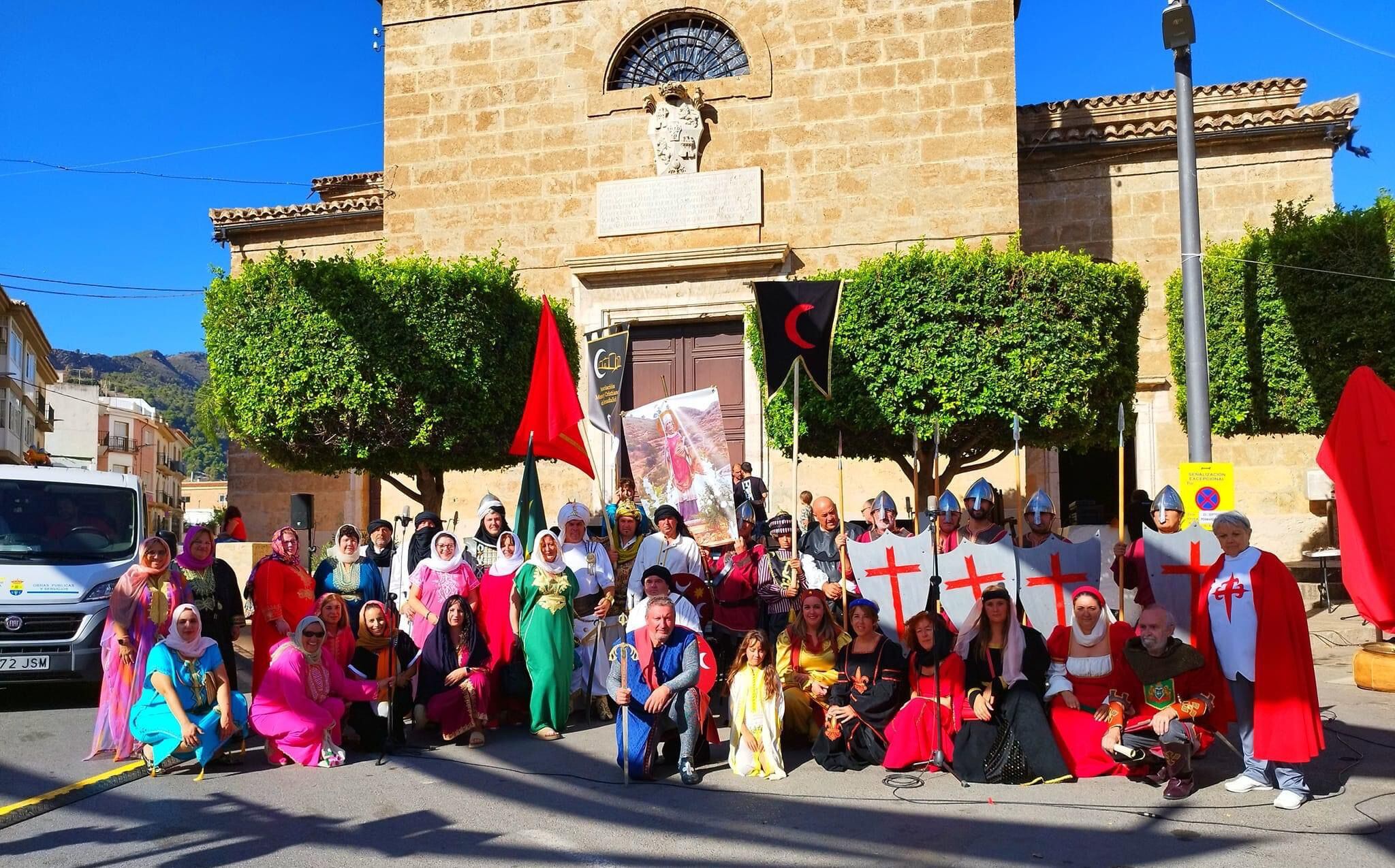 Los vecinos de Benadalid que acudieron al encuentro