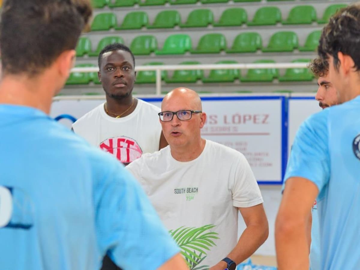 El leonés Tino Ugidos, a la conquista del baloncesto kosovar