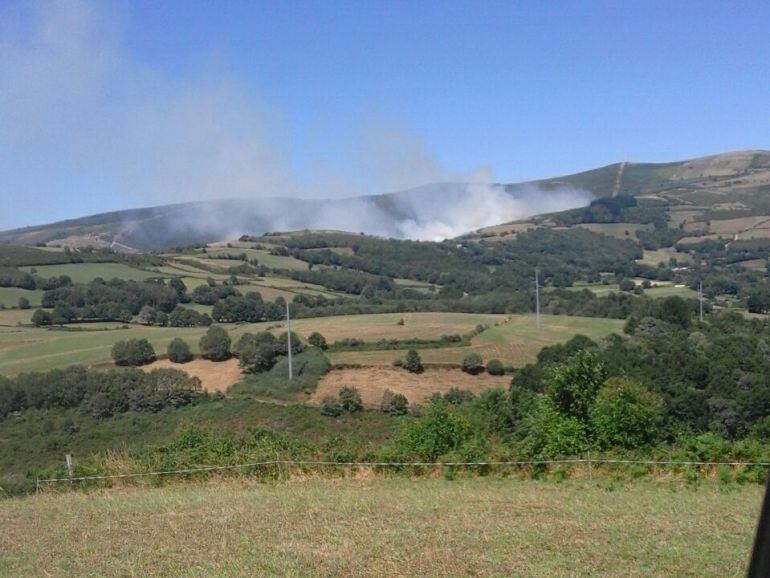 Incendio en Triacastela