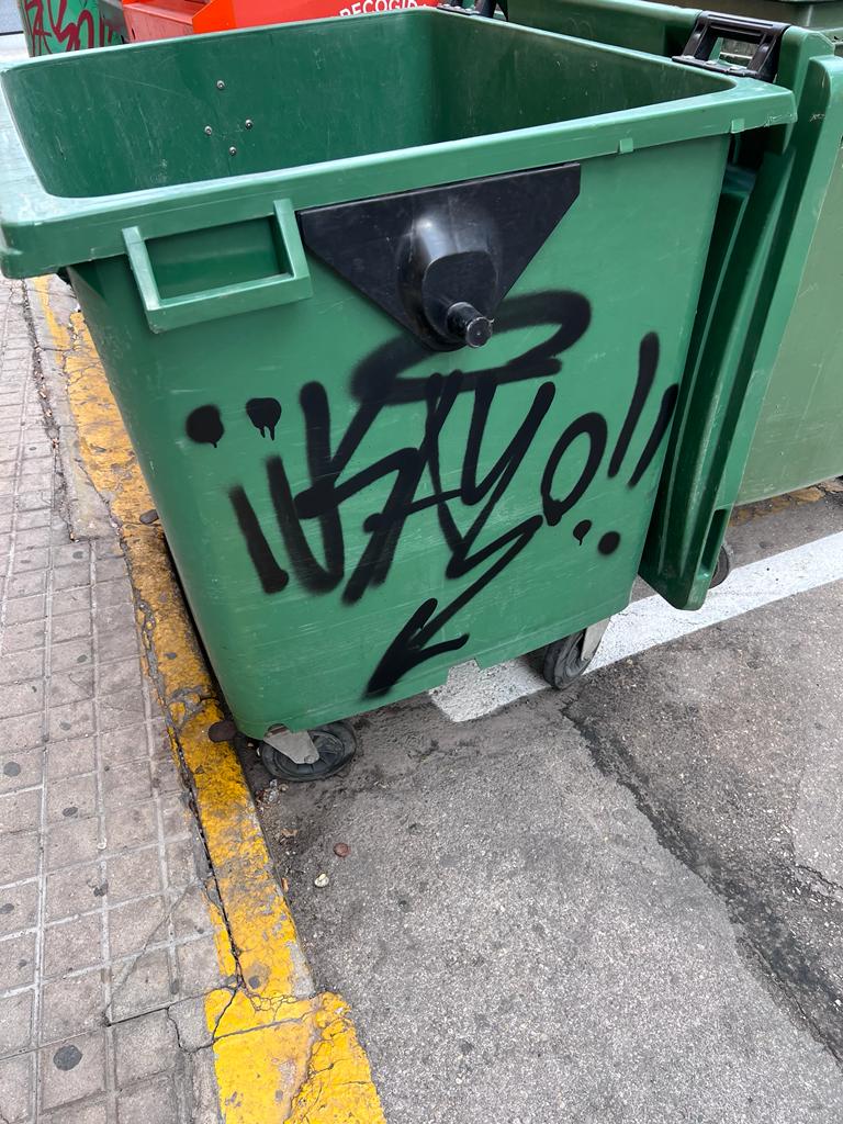 Una de las pintadas