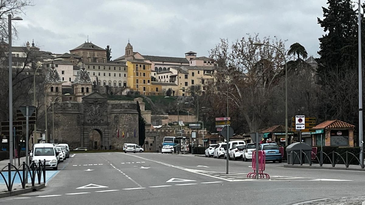 El Paseo de la Vega de Toledo pasa de cuatro carriles a dos durante los próximos tres meses