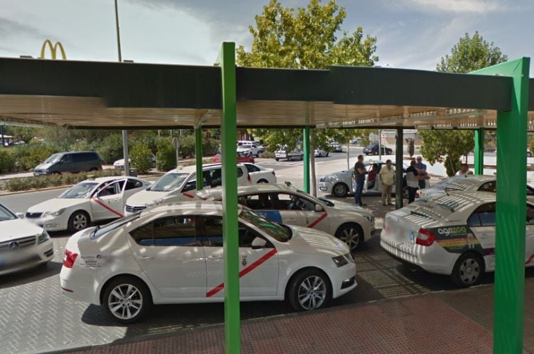 Parada de taxis junto a la estación del AVE en Ciudad Real