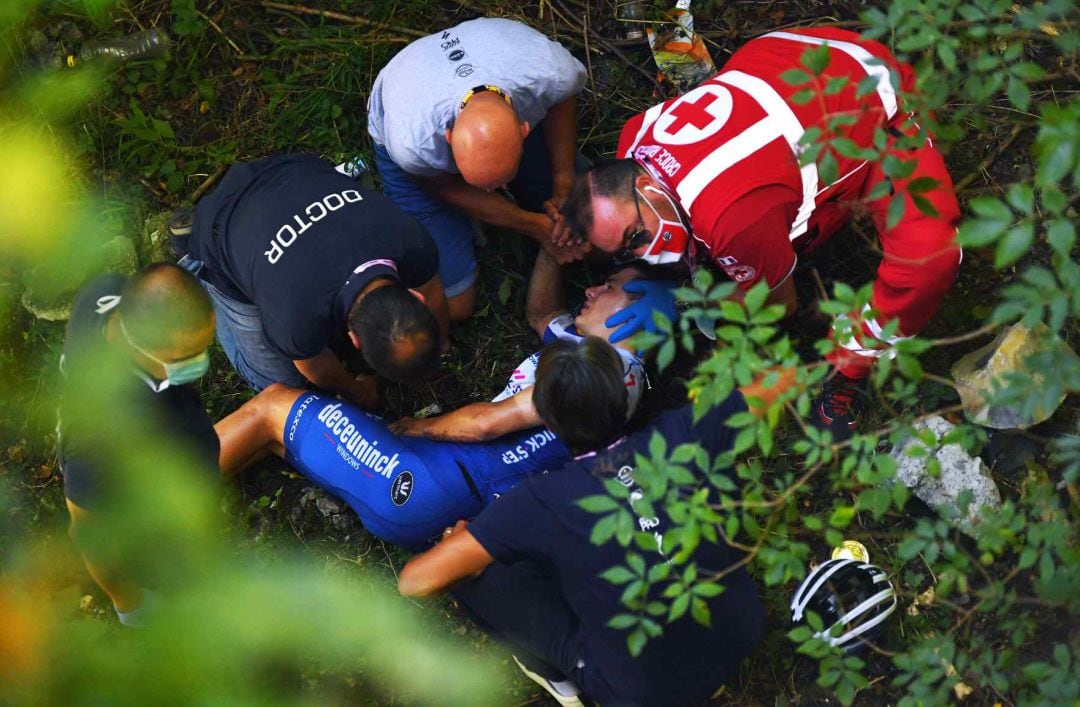 La aparatosa caída del belga Evenepoel.