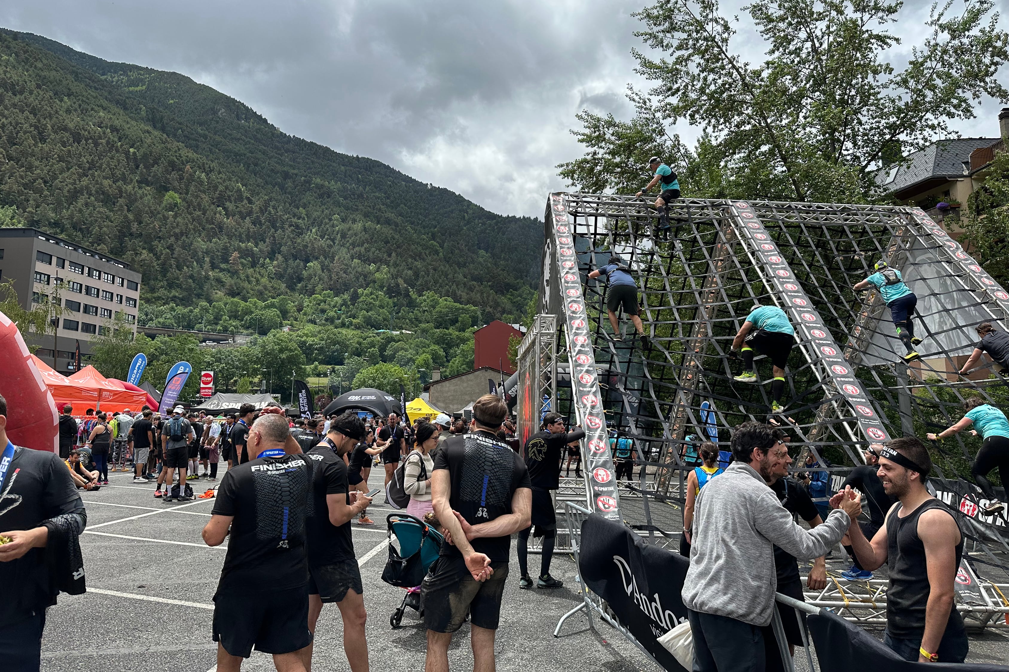 La zona d'arribada de l'Spartan Race d'aquest 2024 a Encamp.