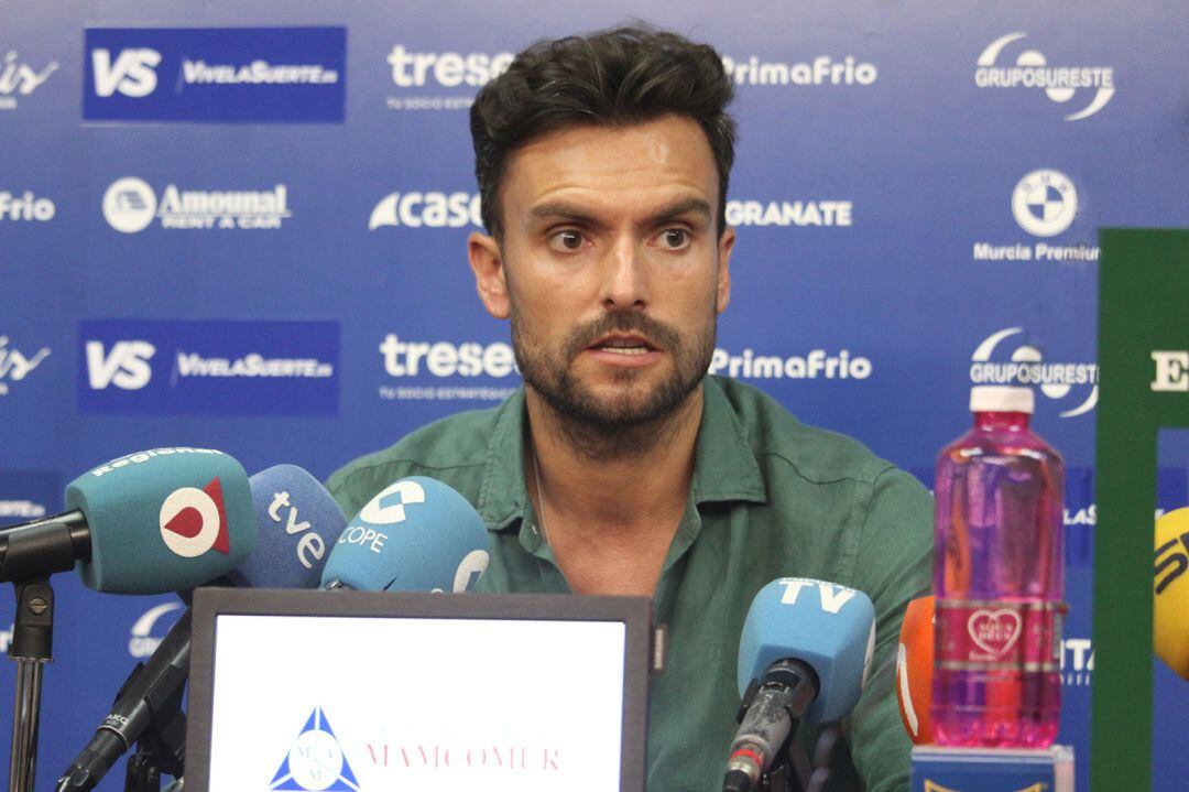 Rubén Albés en rueda de prensa