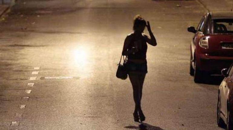 Dos hombres han sido condenados a dos años de cárcel por no dar de alta en la seguridad social a once mujeres que ejercían la prostitución