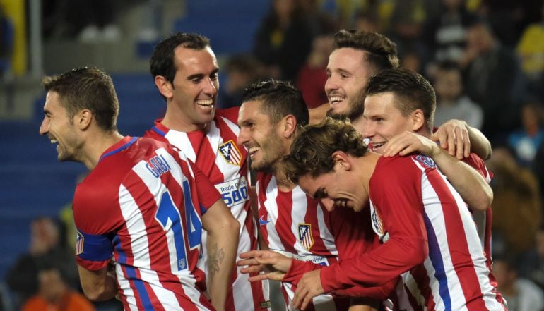 Los jugadores del Atlético celebran el tanto de Griezmann