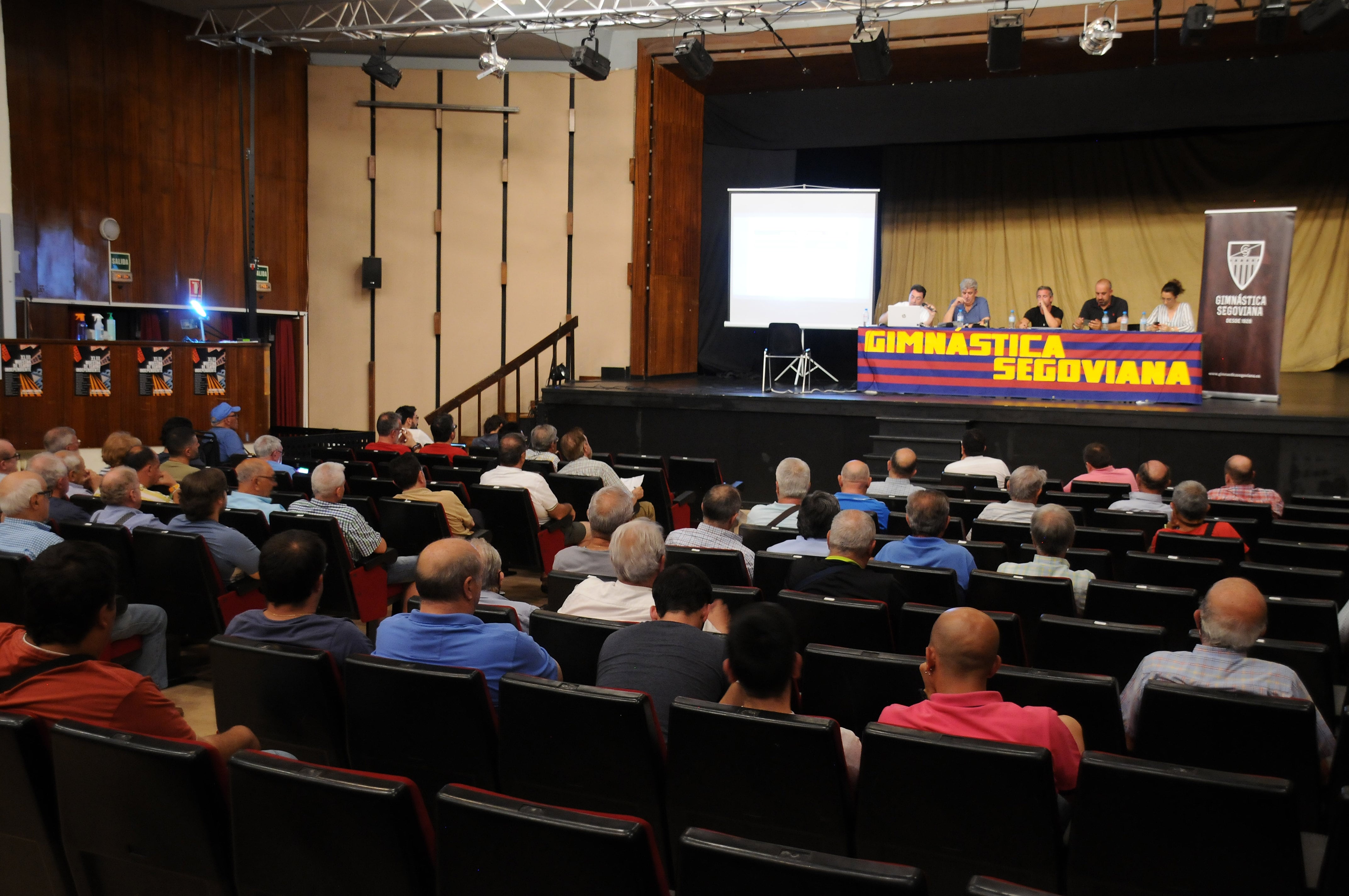 Asamblea de la Segoviana. Fotografía : Juan Martín