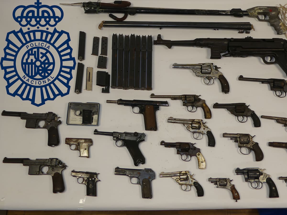 Hallan un arsenal en un trastero que pertenecía a militar muerto hace 27 años