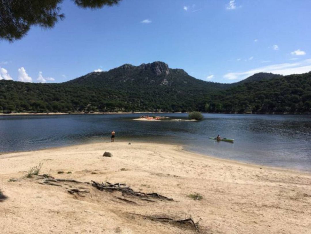 Embalse de San Juan, en San Martín de Valdeiglesias, entre las zonas de baño naturales con mejor agua de la Comunidad de Madrid