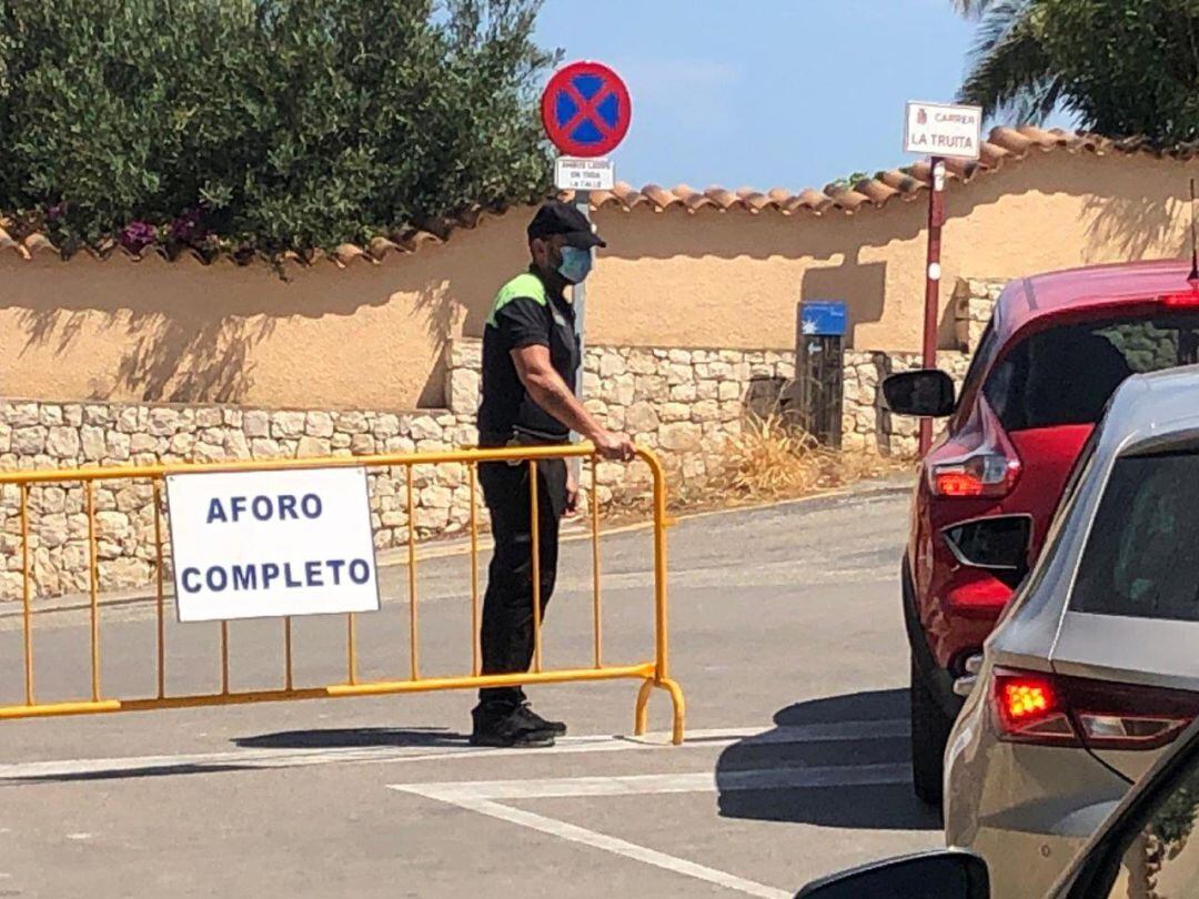 Vigilancia de accesos a calas de Xàbia.