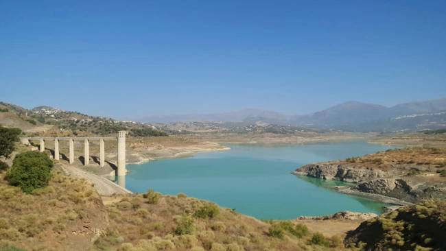 El pantano de La Viñuela - el más grande de la provincia- se encuentra a menos de un 13 % de sus posbilidades, con apenas 23 Hm3 de agua almacenados