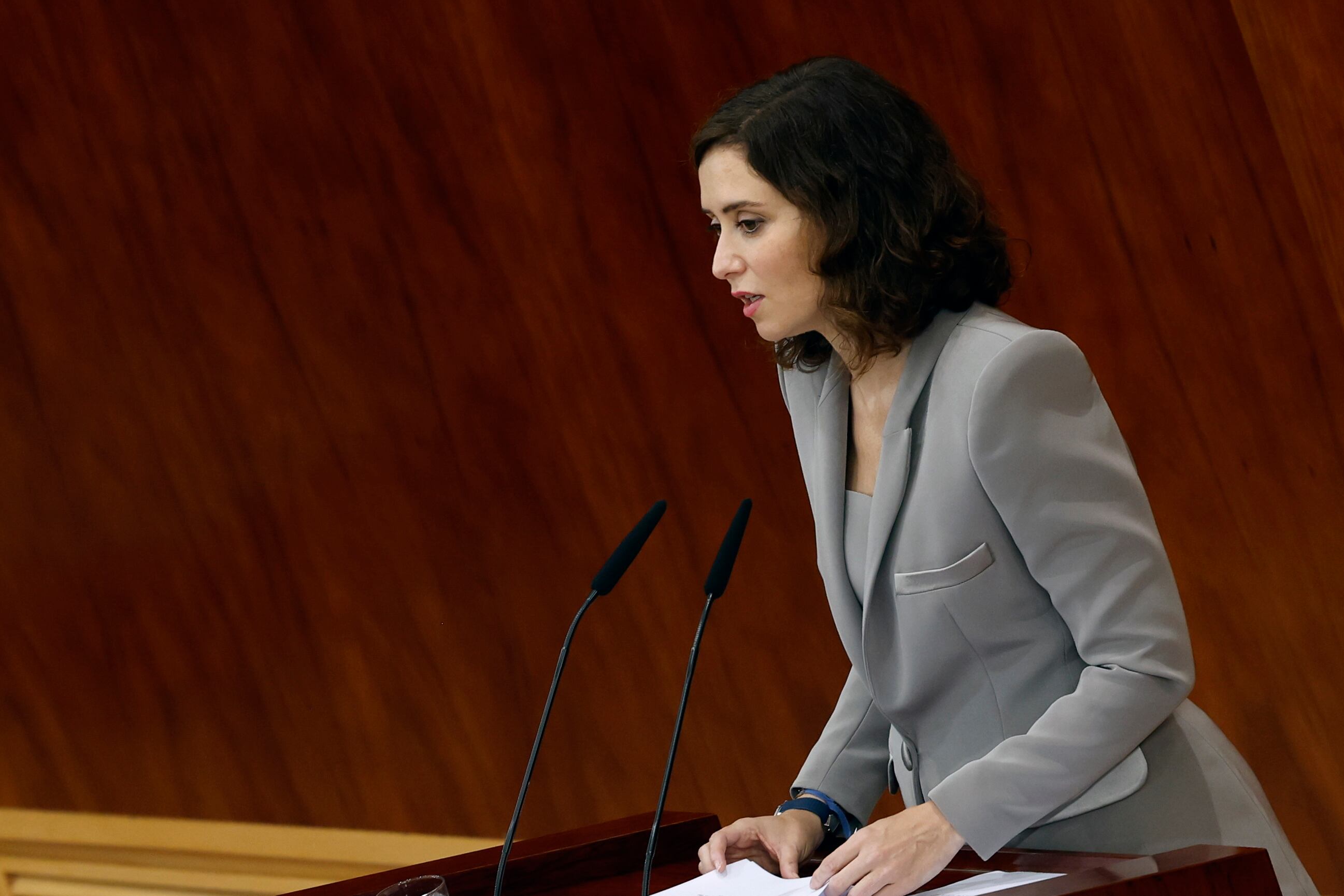 MADRID, 21/06/2023.- La candidata del PP a presidir la Comunidad de Madrid, Isabel Díaz Ayuso, interviene en el debate de su investidura, este miércoles en la Asamblea de Madrid. EFE/ J.J.Guillen
