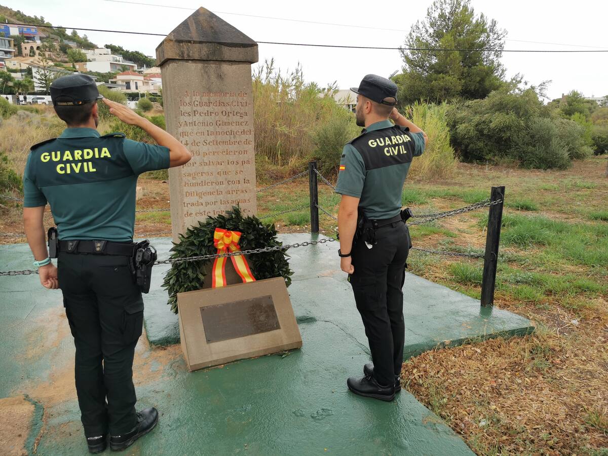La Guardia Civil de Castellón honra en un acto simbólico a los primeros guardias civiles que murieron durante un servicio humanitario en Oropesa