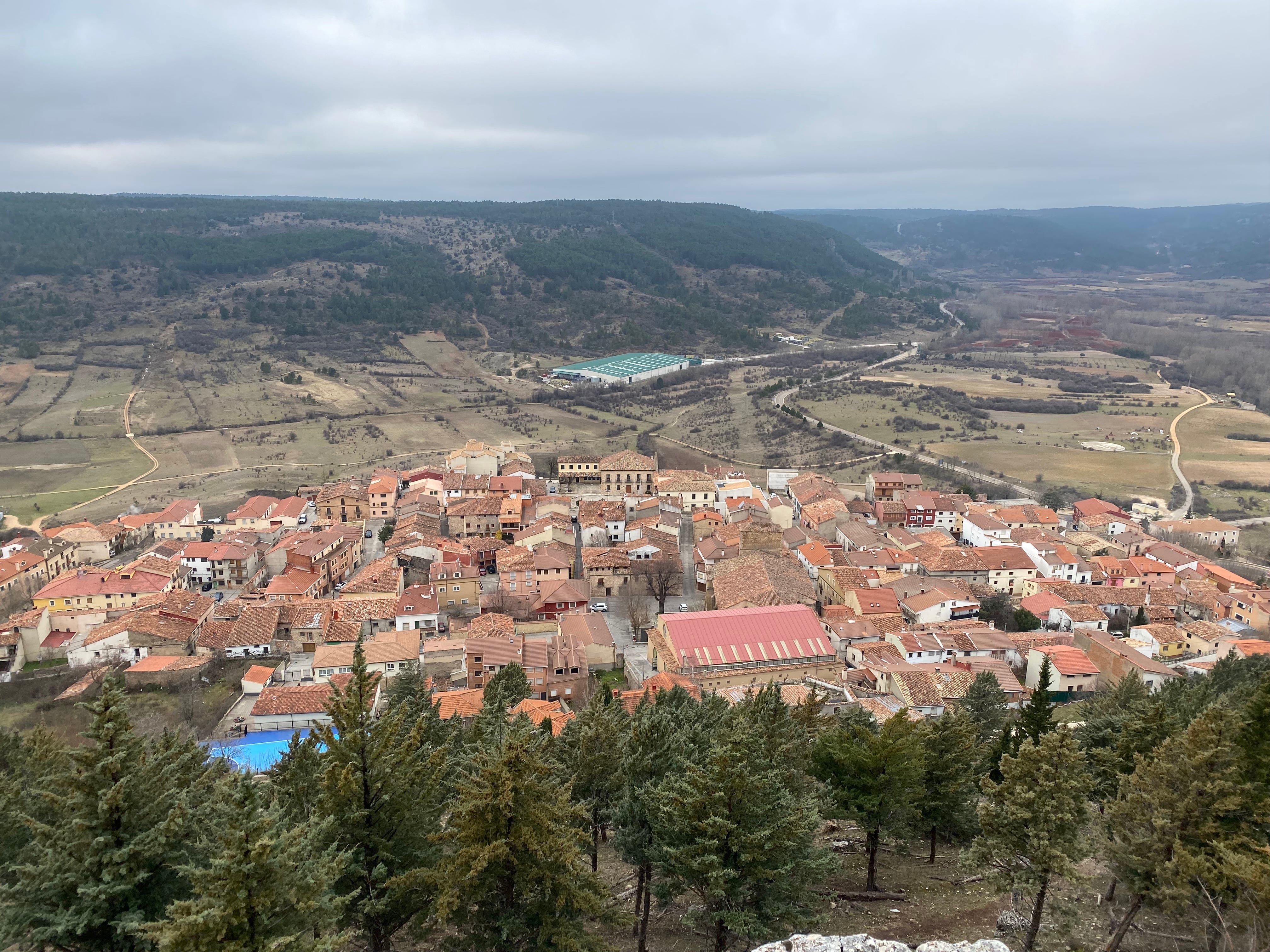 Casco urbano de Beteta (Cuenca) visto desde el castillo.