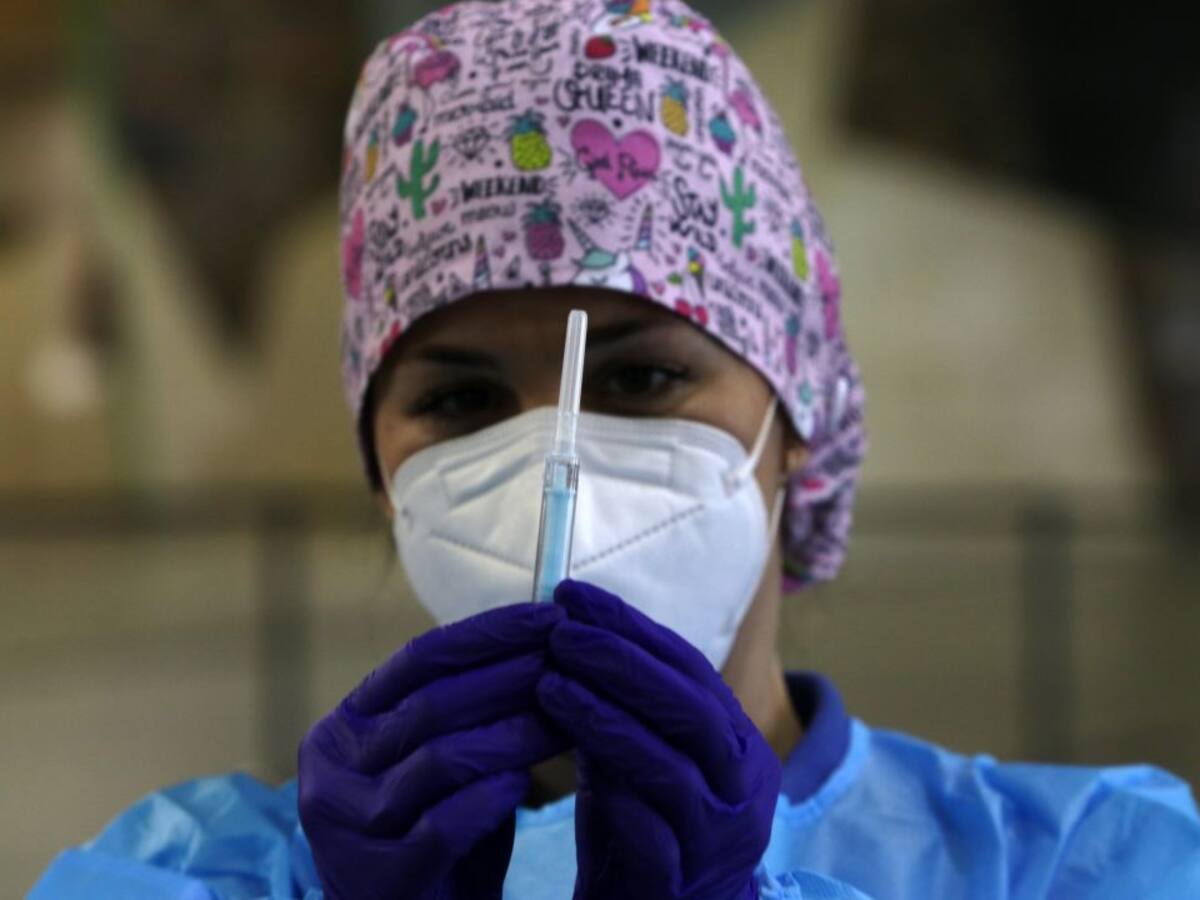 Comienza la vacunación de grandes dependientes en Madrid