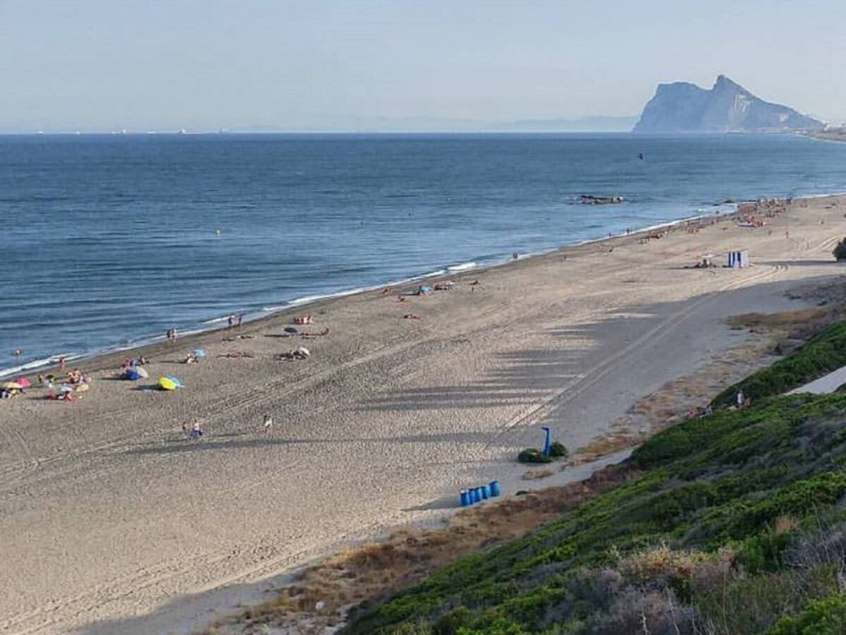 Las playas y puertos deportivos de la comarca obtienen cinco Banderas Azules en 2021