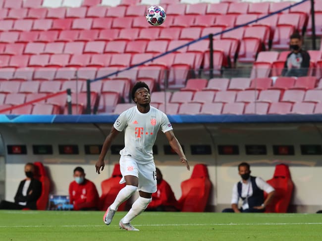 Alphonso Davies, durante el Bayern 8-2 Barcelona.
