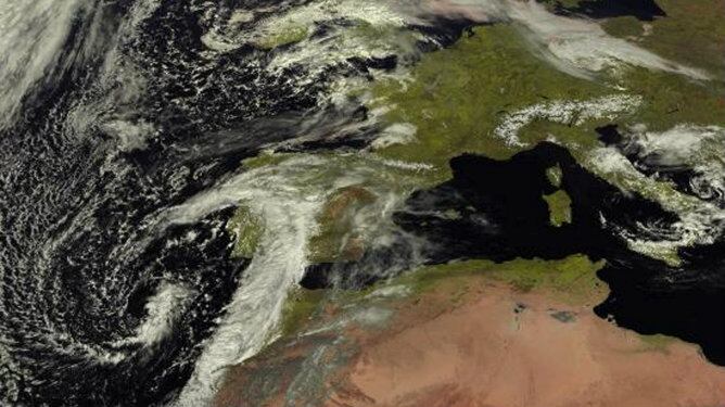 Imagen tomada por el satélite Meteosat para la Agencia Estatal de Meteorología que prevé para mañana, sábado, intervalos de viento fuerte en el cuadrante noreste peninsular, Baleares y Canarias