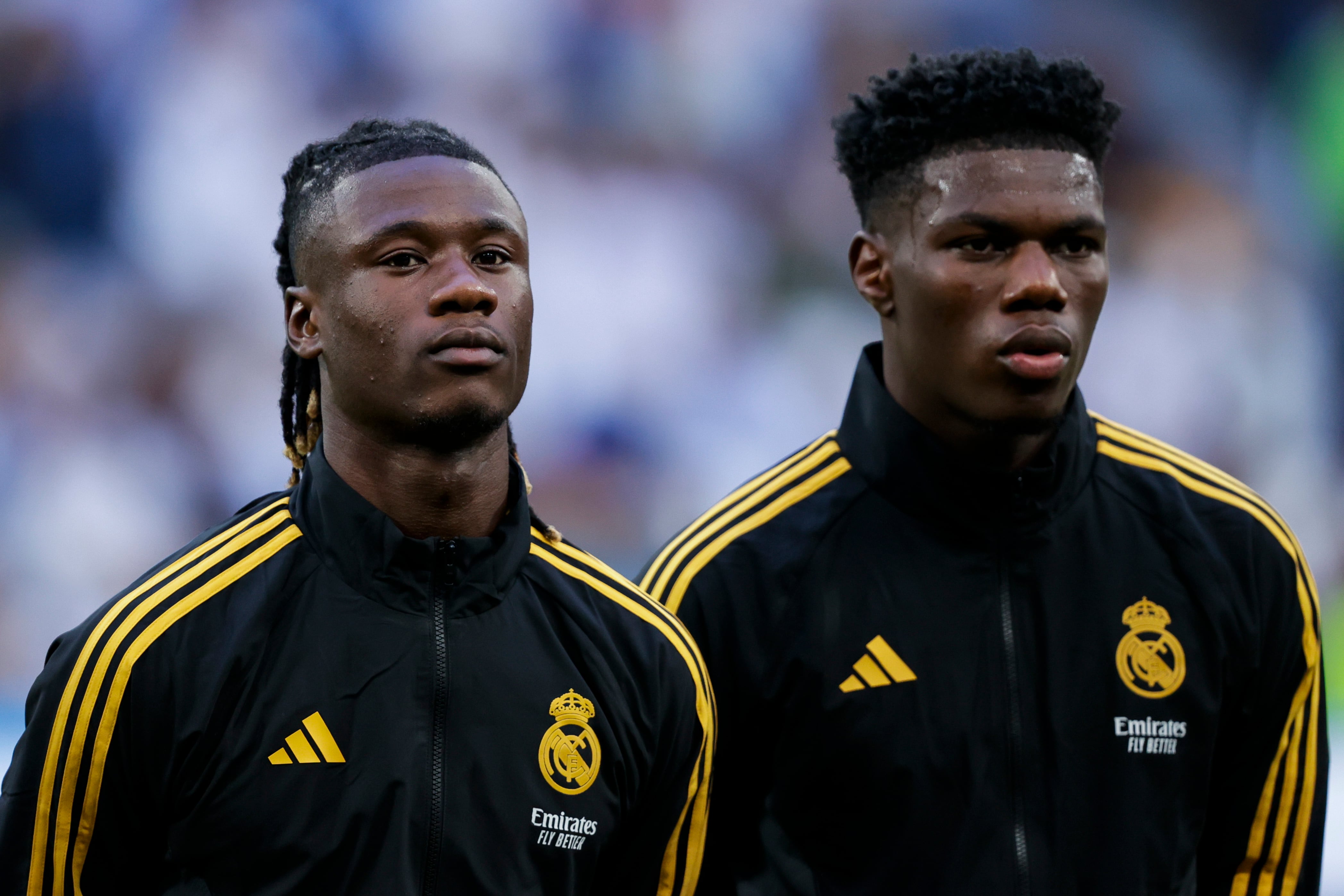 Eduardo Camavinga y Aurélien Tchoameni, antes de comenzar un partido con el Real Madrid