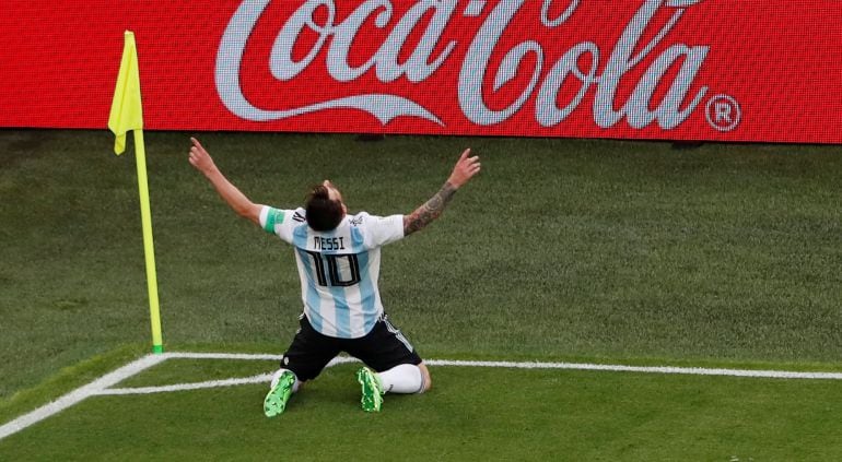 Messi celebra el gol ante Nigeria 