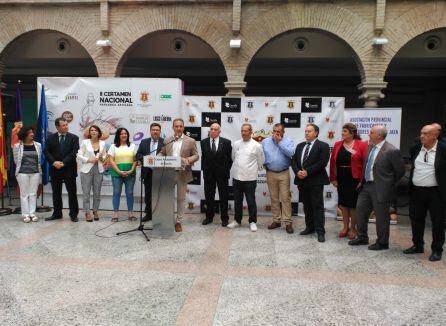 El consejero de agricultura, pesca y desarrollo rural, Rodrigo Sánchez Haro y el alcalde de Cazorla, Antonio J. Rodriguez han inaugurado el certamen