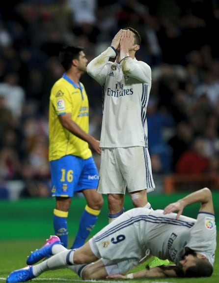 Cristiano Ronaldo se lamenta de una ocasión.