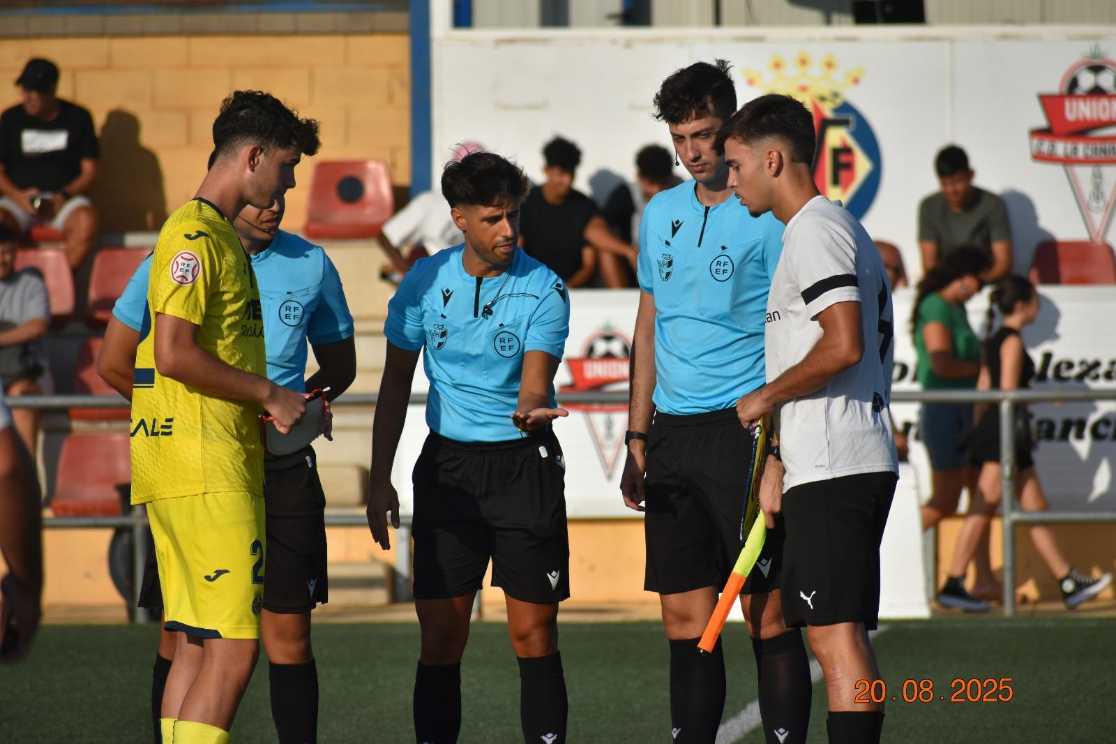 Sorteo de saque entre el Villarreal y La Cañada.
